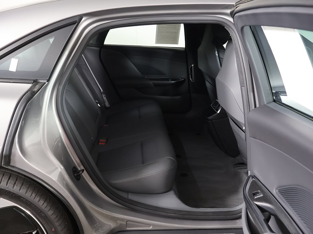 Used 2024 Lucid Air Pure RWD image 28
