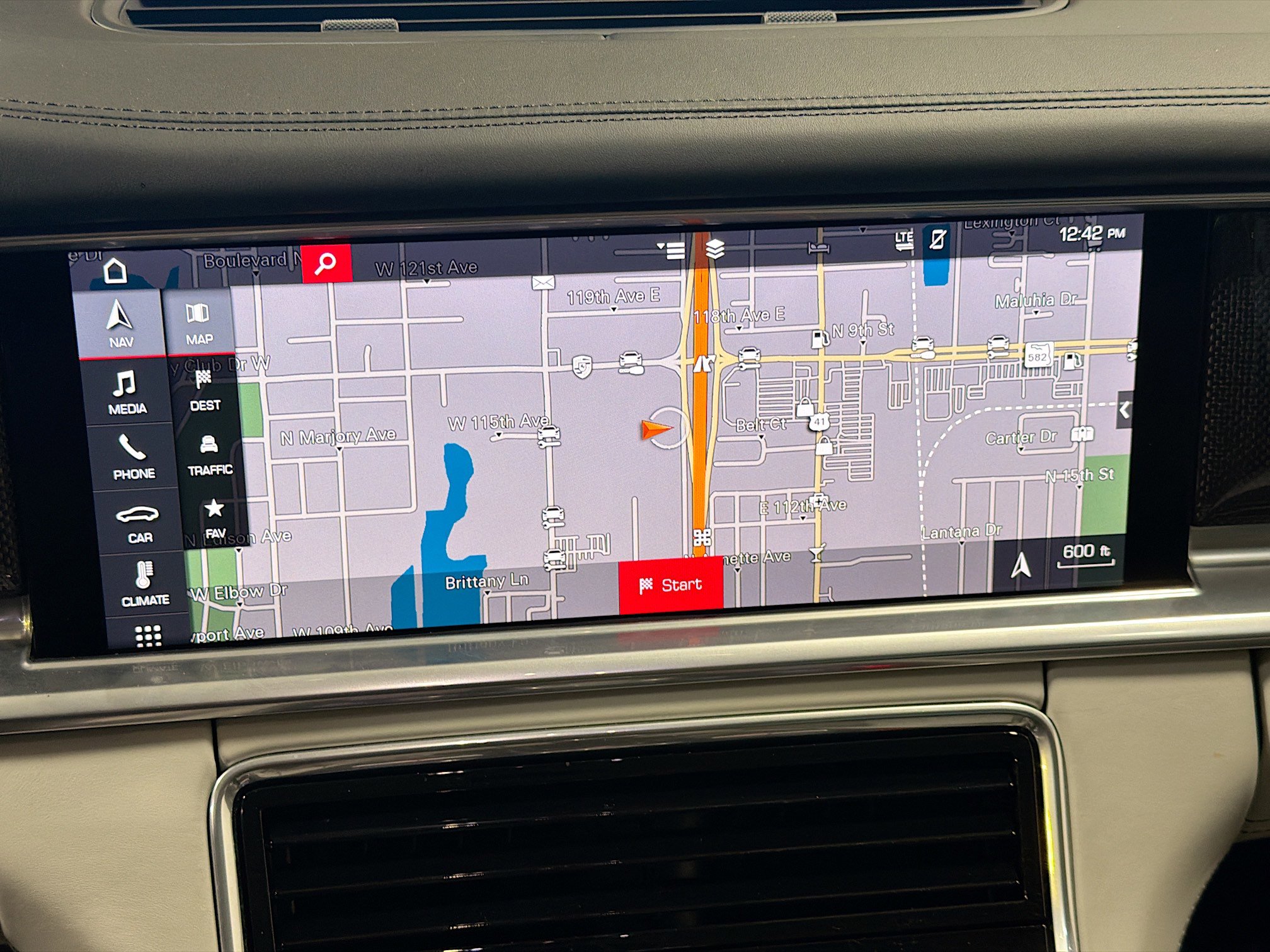 Used 2020 Porsche Panamera GTS image 31