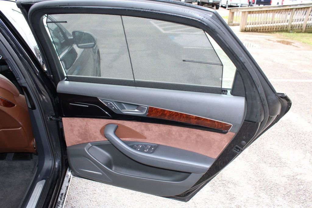 Used 2012 Audi A8 L 4.2 image 33