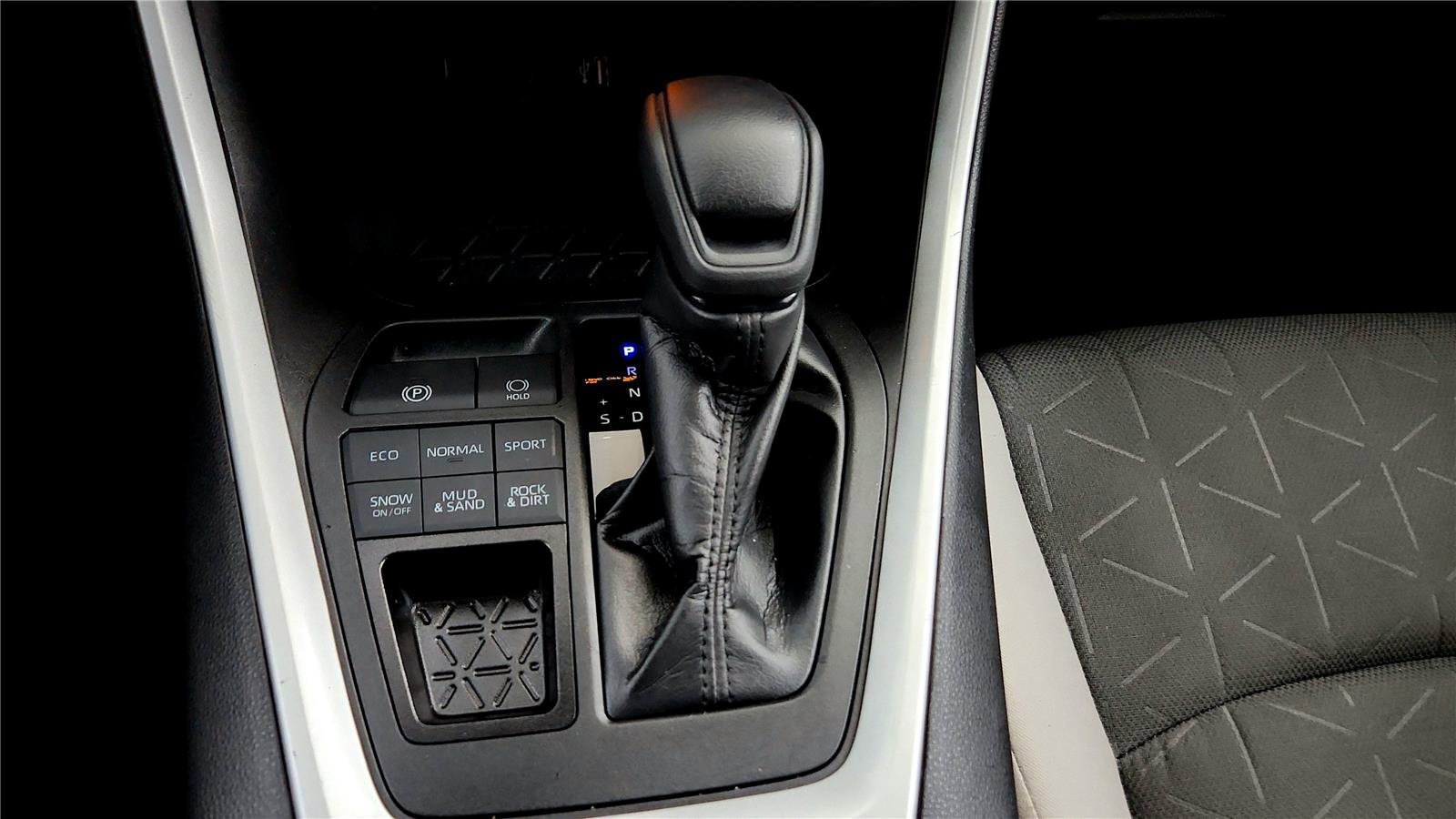 Used 2023 Toyota RAV4 XLE w/ XLE Grade Weather Package image 28