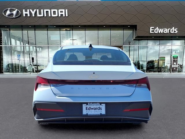 New 2026 Hyundai Elantra SE FWD image 5