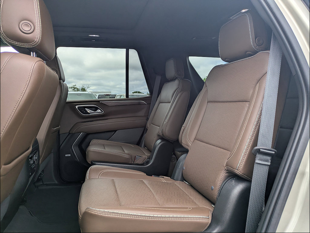 Certified 2021 Chevrolet Tahoe High Country AWD/4WD image 16