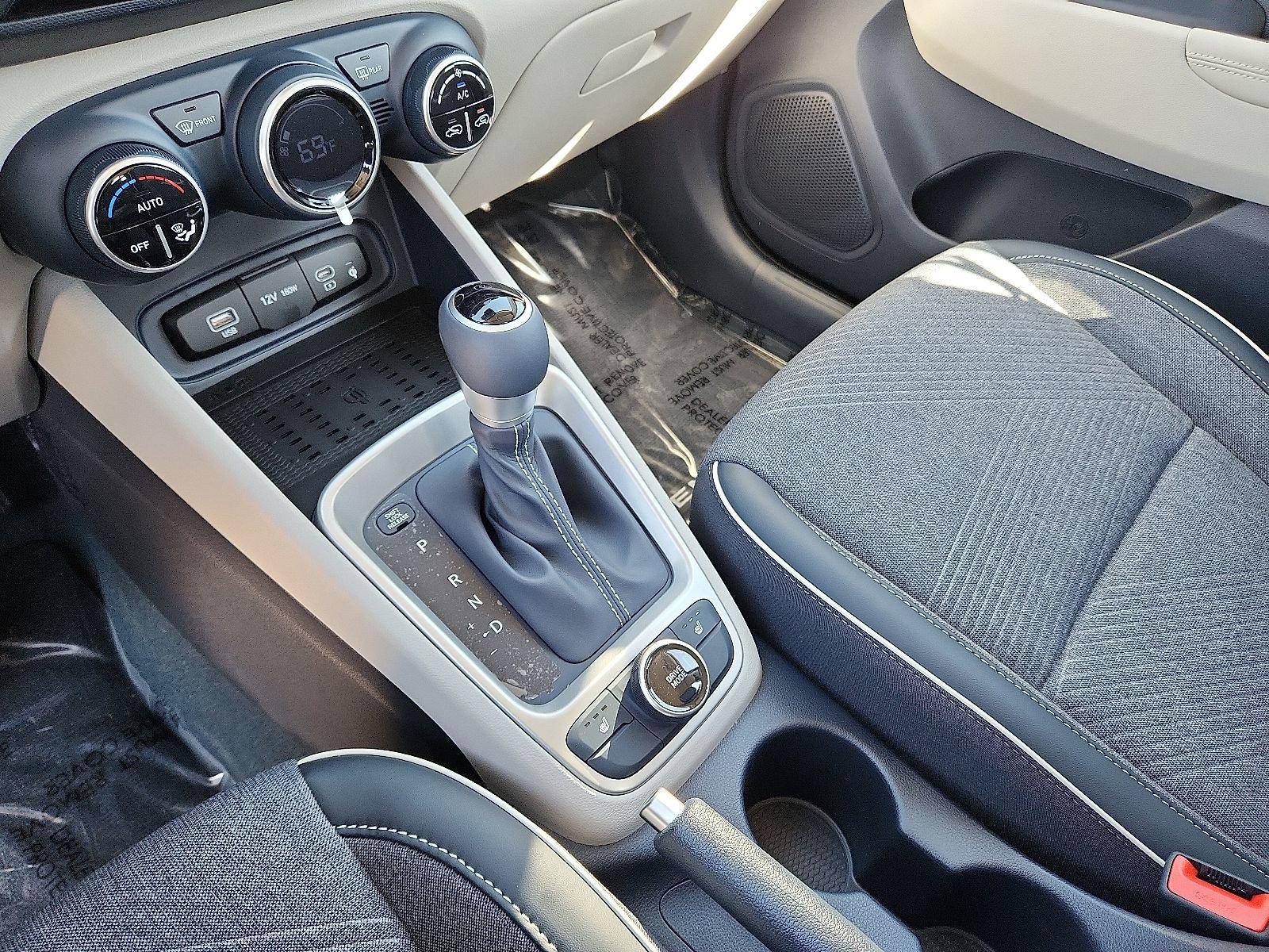 New 2026 Hyundai Venue SEL image 18