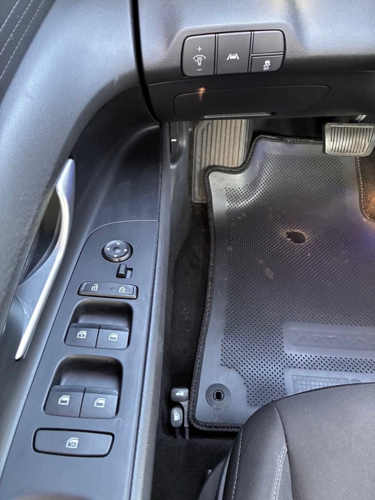 Used 2023 Hyundai Elantra SEL FWD image 26
