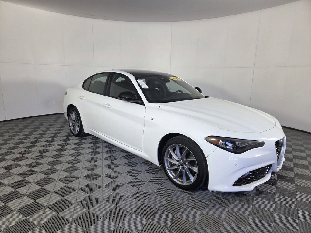 Used 2024 Alfa Romeo Giulia Ti w/ Active Assist Plus Package image 2