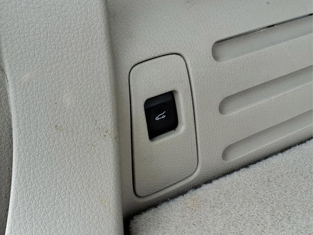 Used 2013 Lincoln MKX AWD image 28