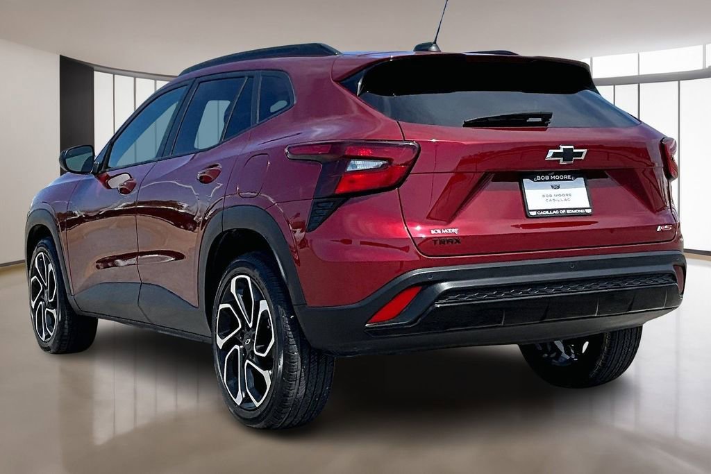 Used 2025 Chevrolet Trax RS w/ Sunroof Package image 12