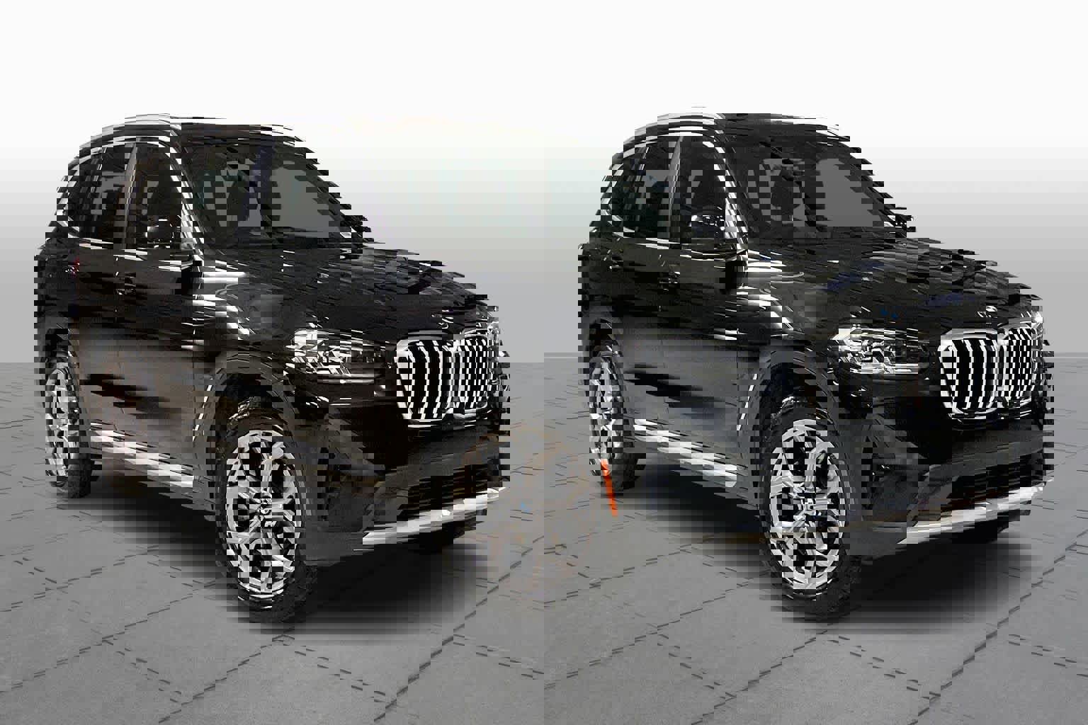 Used 2023 BMW X3 xDrive30i w/ Premium Package image 2