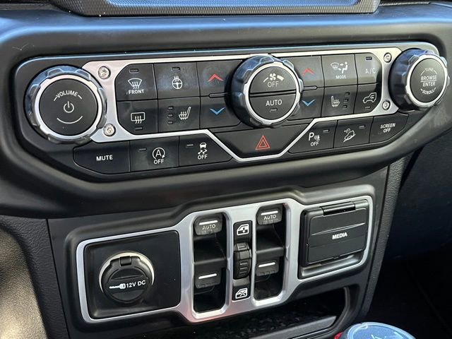 Used 2018 Jeep Wrangler Unlimited Sahara w/ Dual Top Group image 30