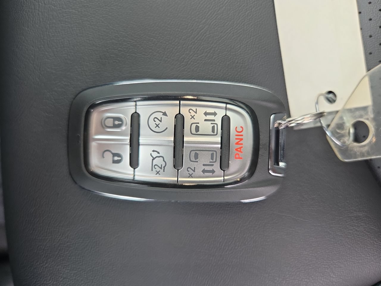 New 2027 Chrysler Pacifica Select w/ Family Tech Group FWD image 34