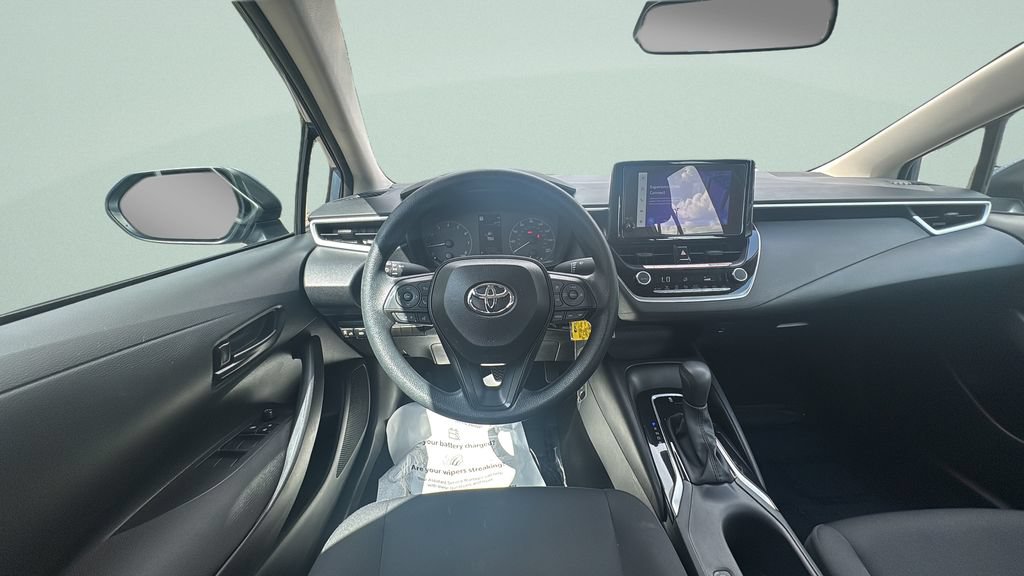 Used 2025 Toyota Corolla LE FWD image 15