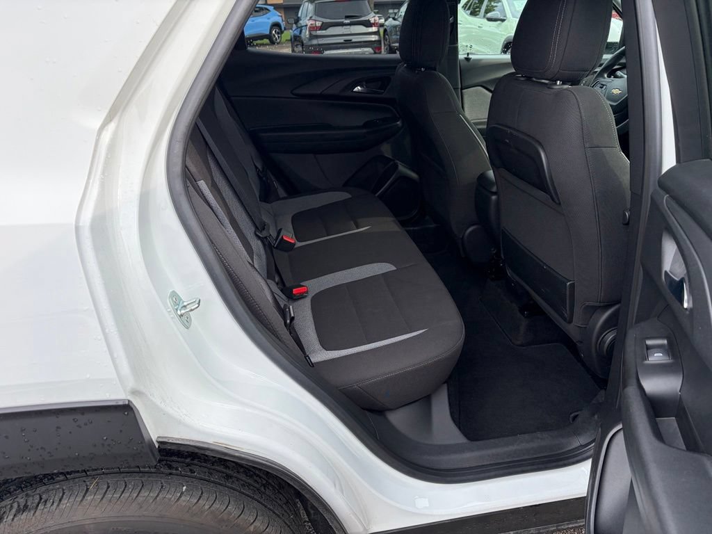 Used 2023 Chevrolet TrailBlazer LT w/ Convenience Package AWD/4WD image 10