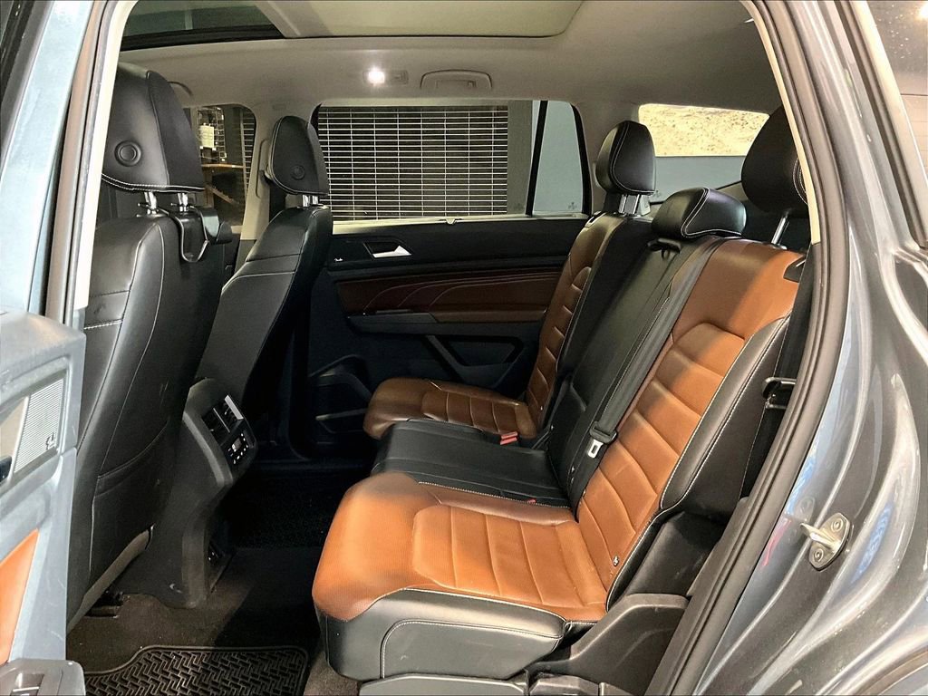 Used 2022 Volkswagen Atlas SEL Premium image 23