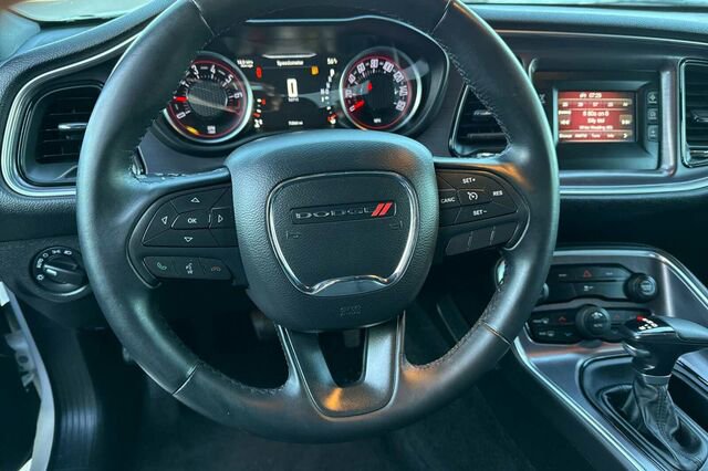 Used 2016 Dodge Challenger SXT image 14
