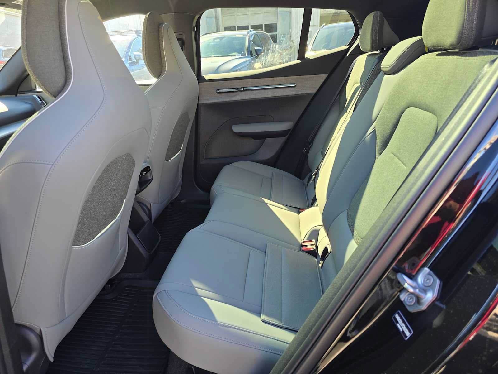 New 2026 Volvo EX30 Ultra w/ Protection Package Premier AWD/4WD image 15