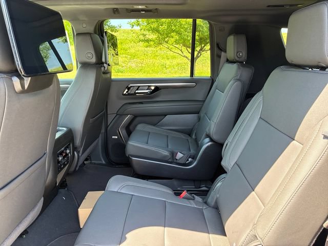New 2026 Chevrolet Suburban Z71 w/ Z71 Off-Road Package AWD/4WD image 17