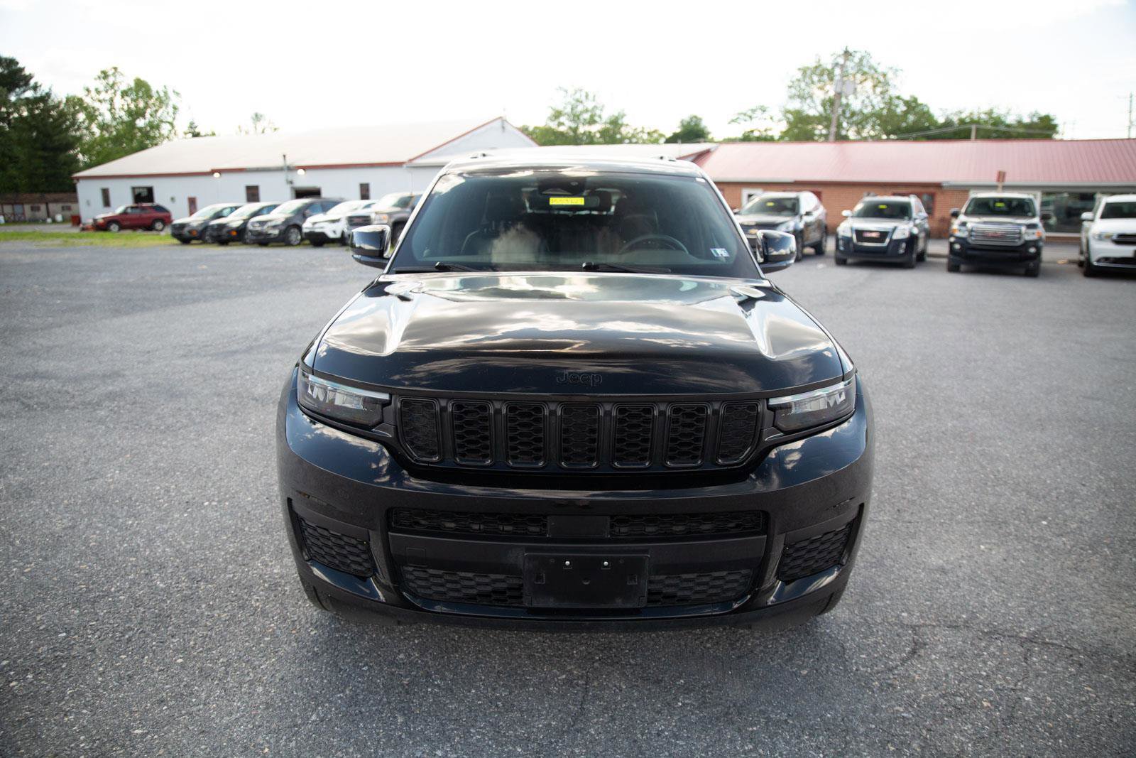 Used 2024 Jeep Grand Cherokee L Laredo image 9