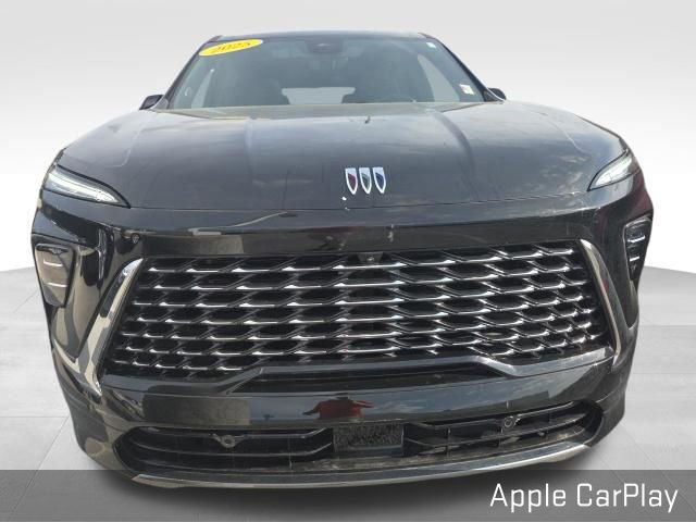 Used 2025 Buick Enclave Avenir image 3