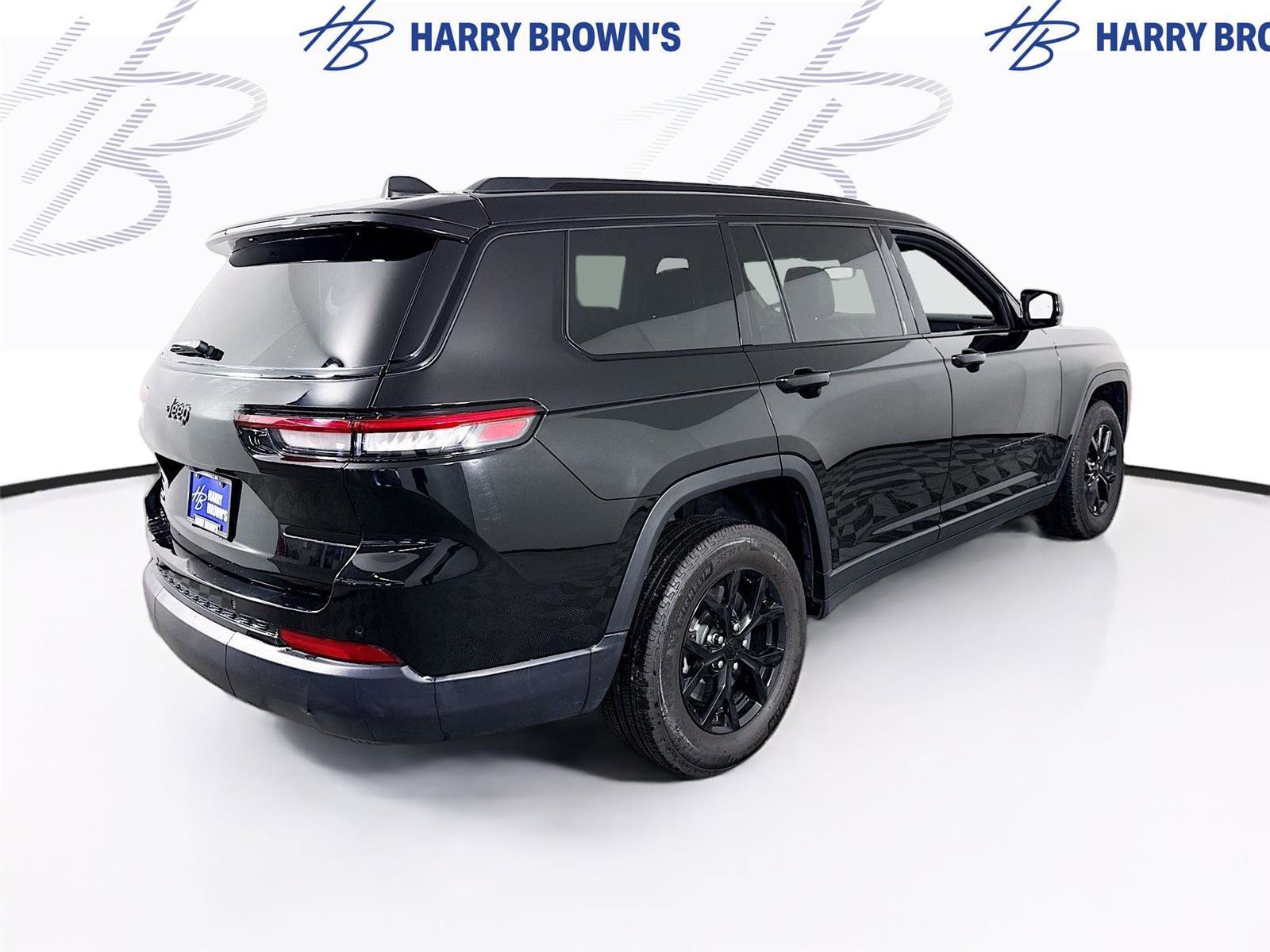 Used 2024 Jeep Grand Cherokee L Laredo image 32