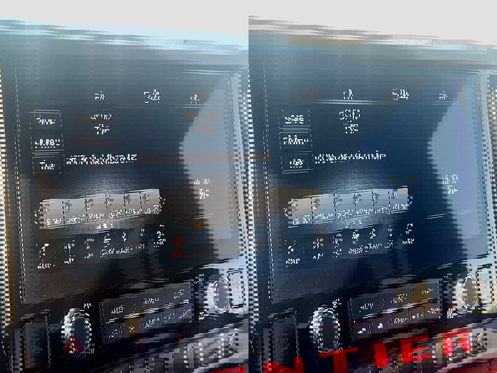 Used 2025 Nissan Frontier Pro-X w/ Pro Convenience Package image 14