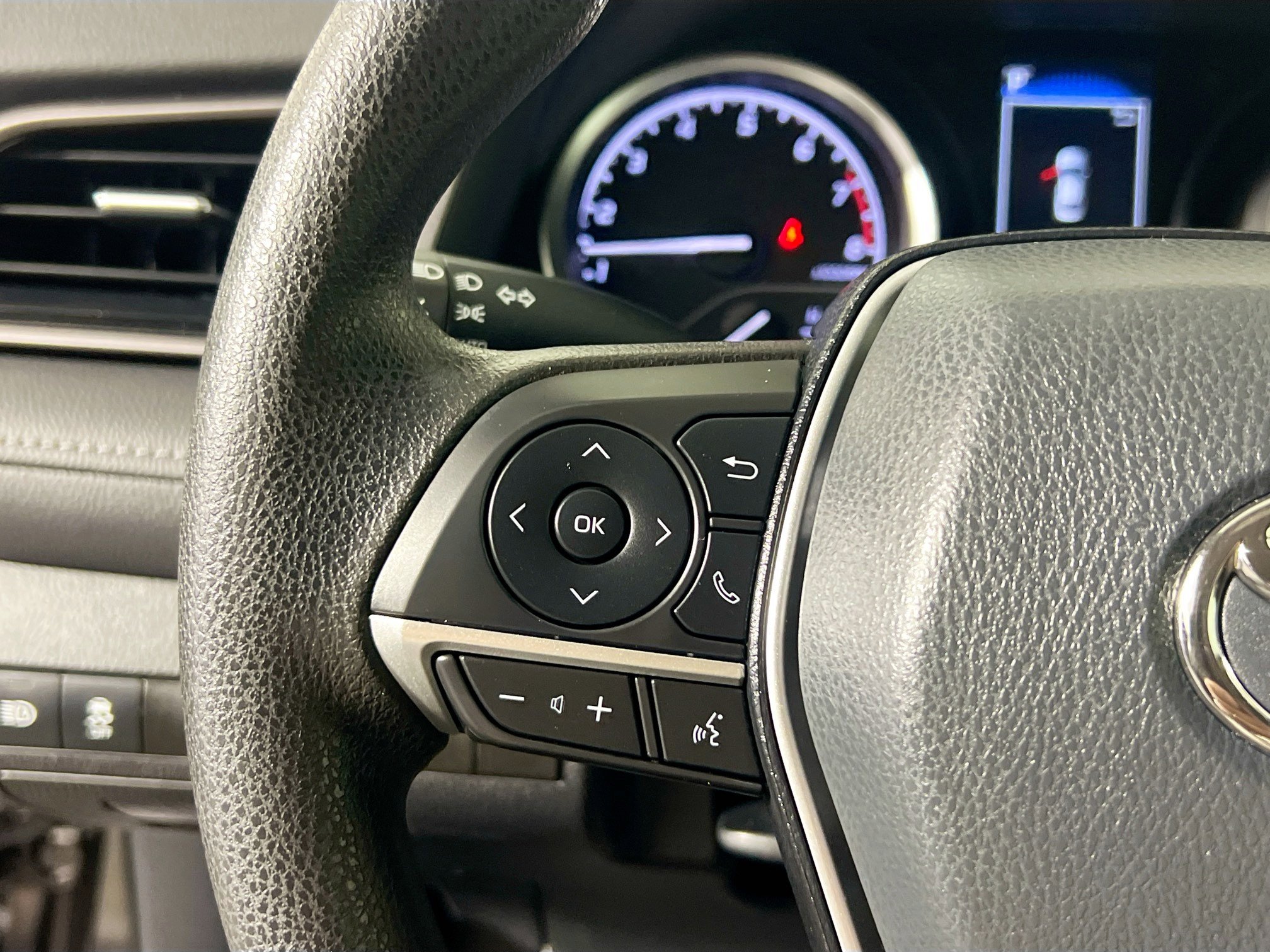 Used 2021 Toyota Camry LE w/ Carpet Mat Package (TMS) image 18