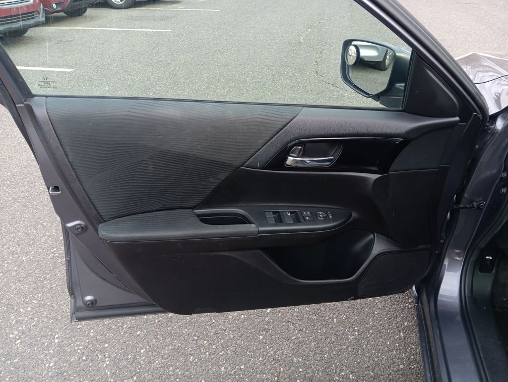 Used 2016 Honda Accord LX image 11