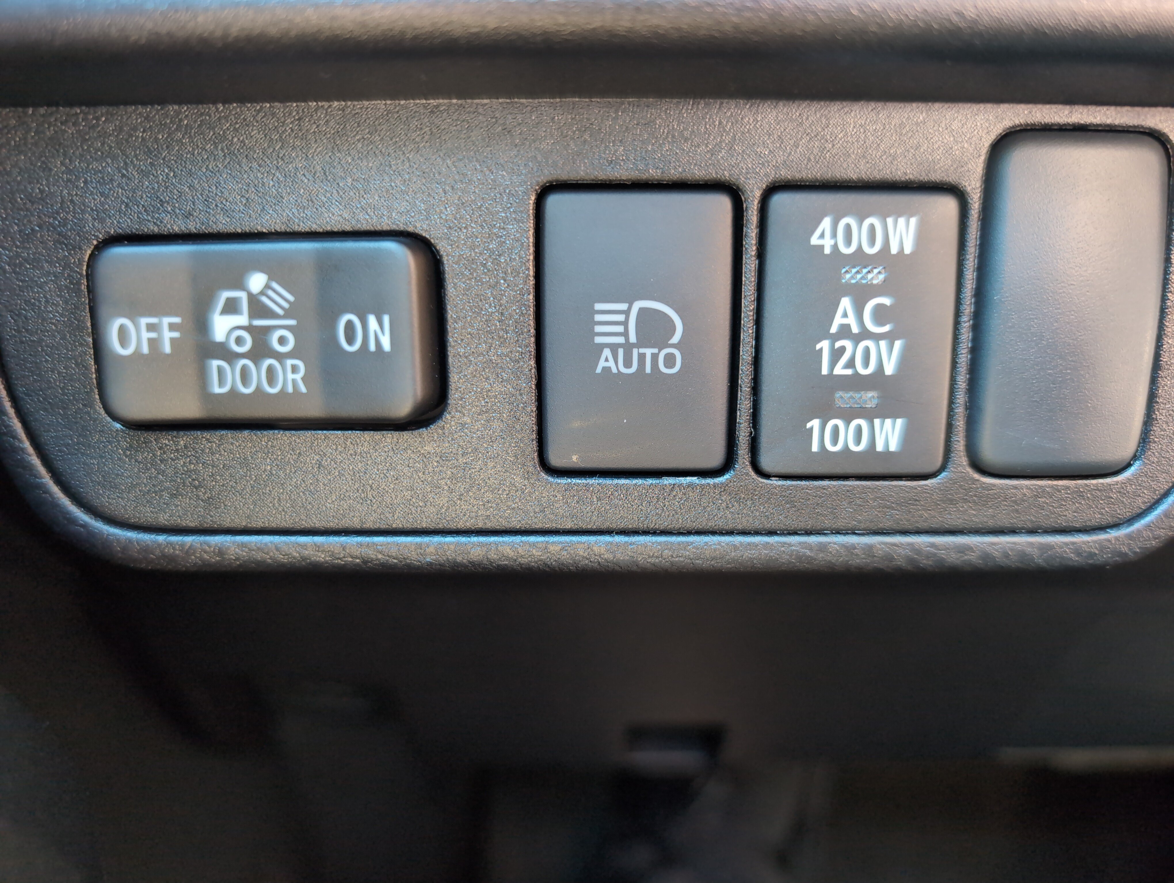 Certified 2023 Toyota Tacoma TRD Off-Road w/ Advanced Technology Package AWD/4WD image 33