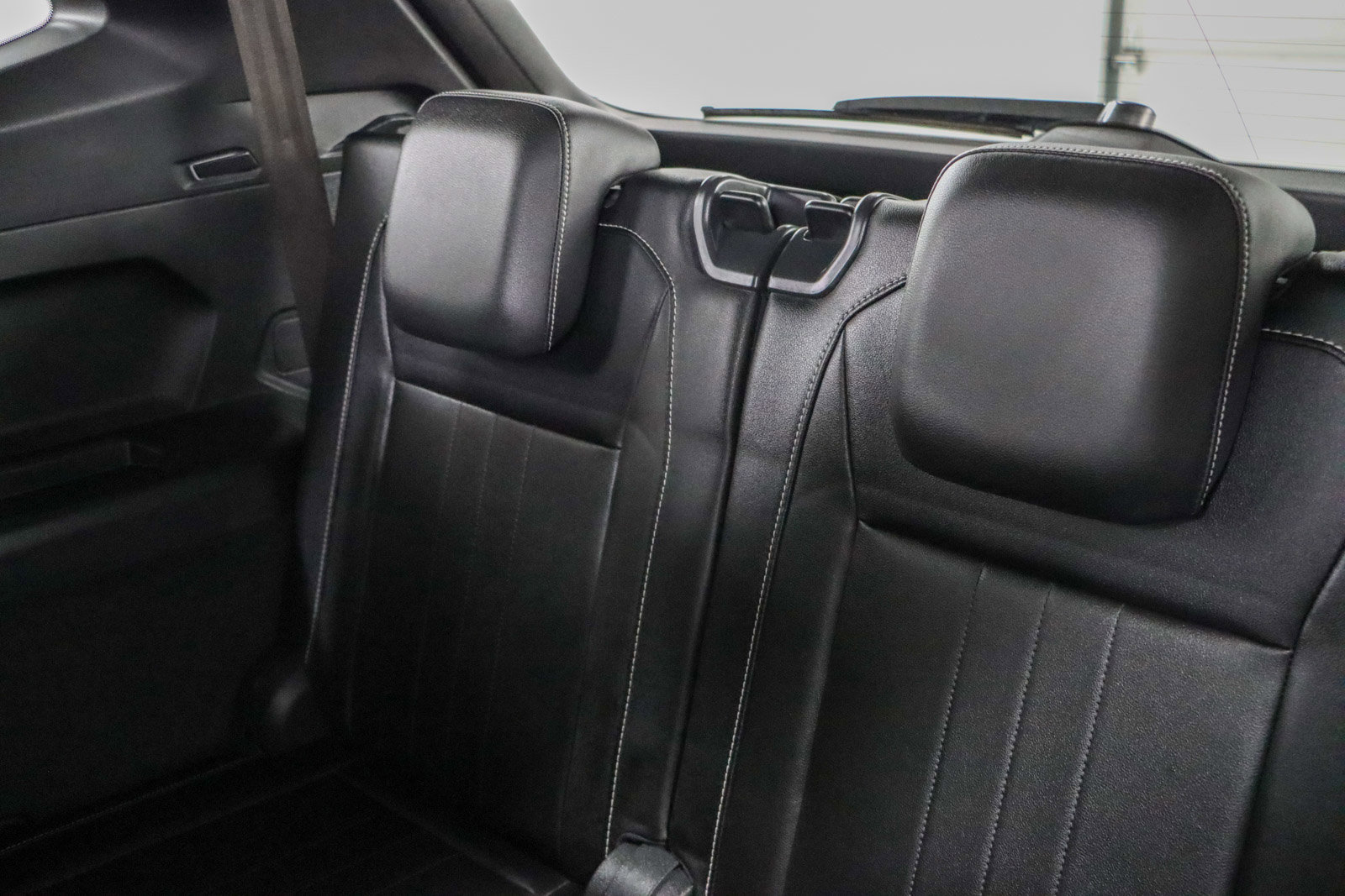 Used 2023 Volkswagen Tiguan SE R-Line FWD image 26
