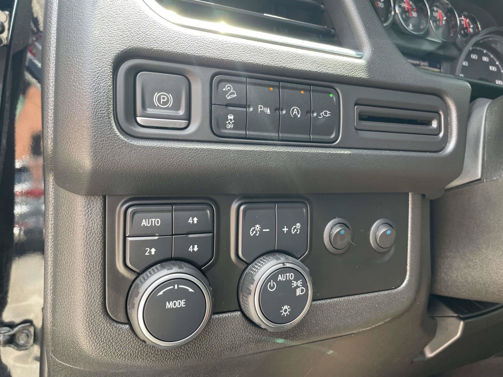Used 2021 Chevrolet Tahoe Z71 AWD/4WD image 17