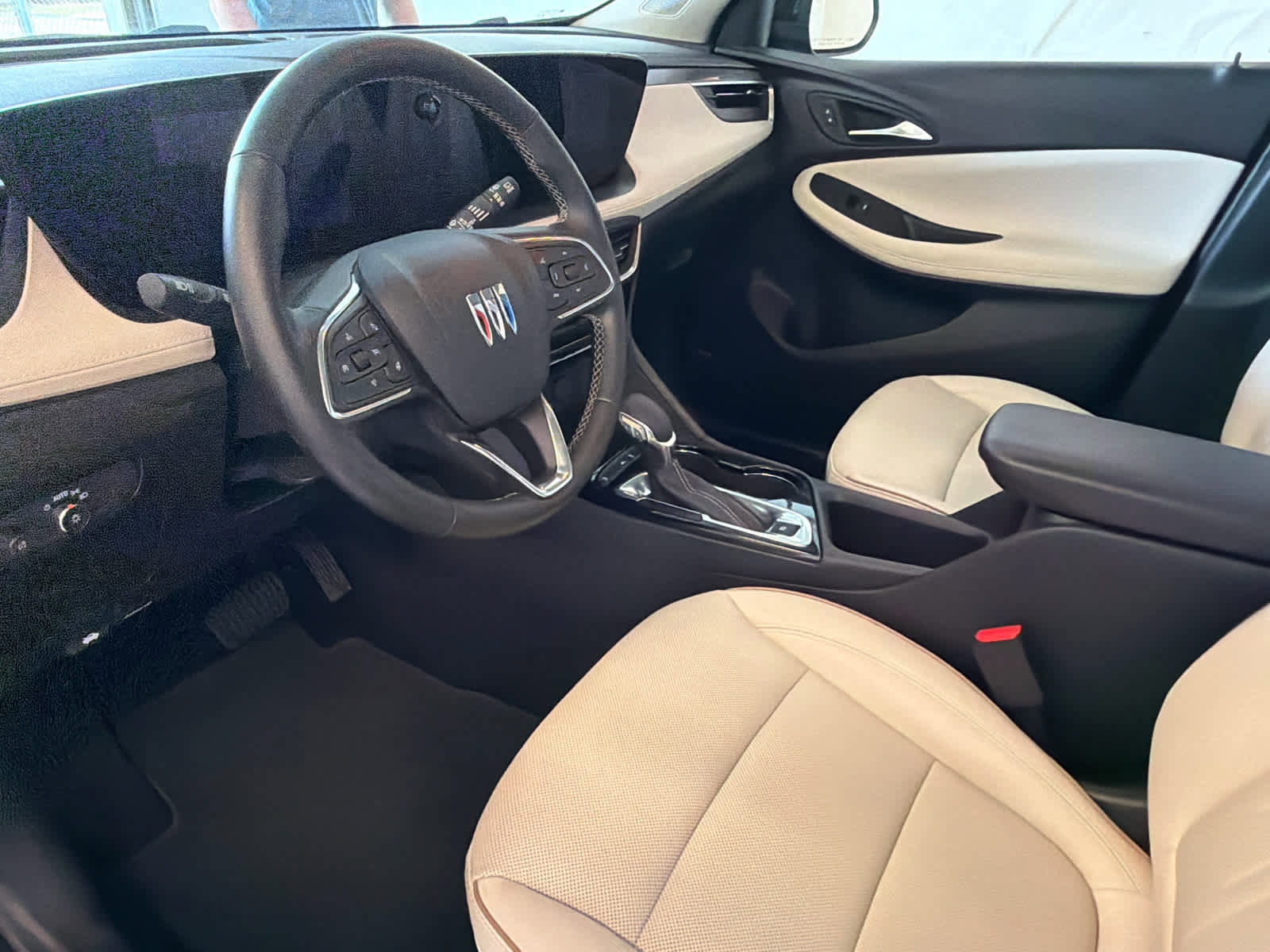 Used 2024 Buick Encore GX Avenir w/ Avenir Convenience Package FWD image 15