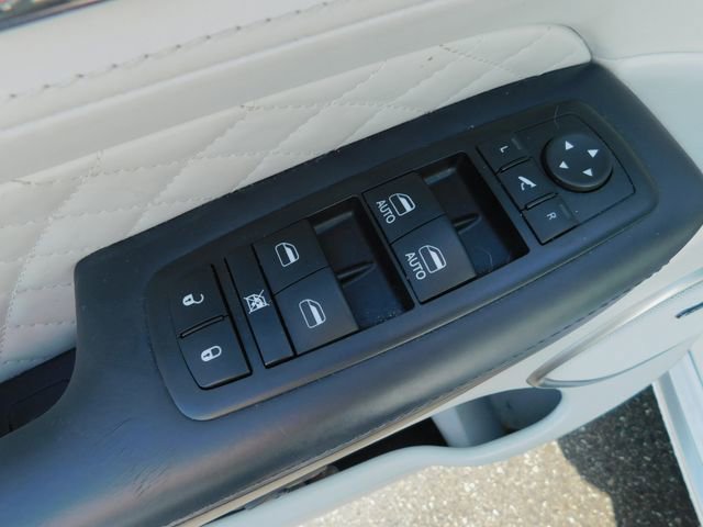 Used 2017 Jeep Grand Cherokee Summit AWD/4WD image 14