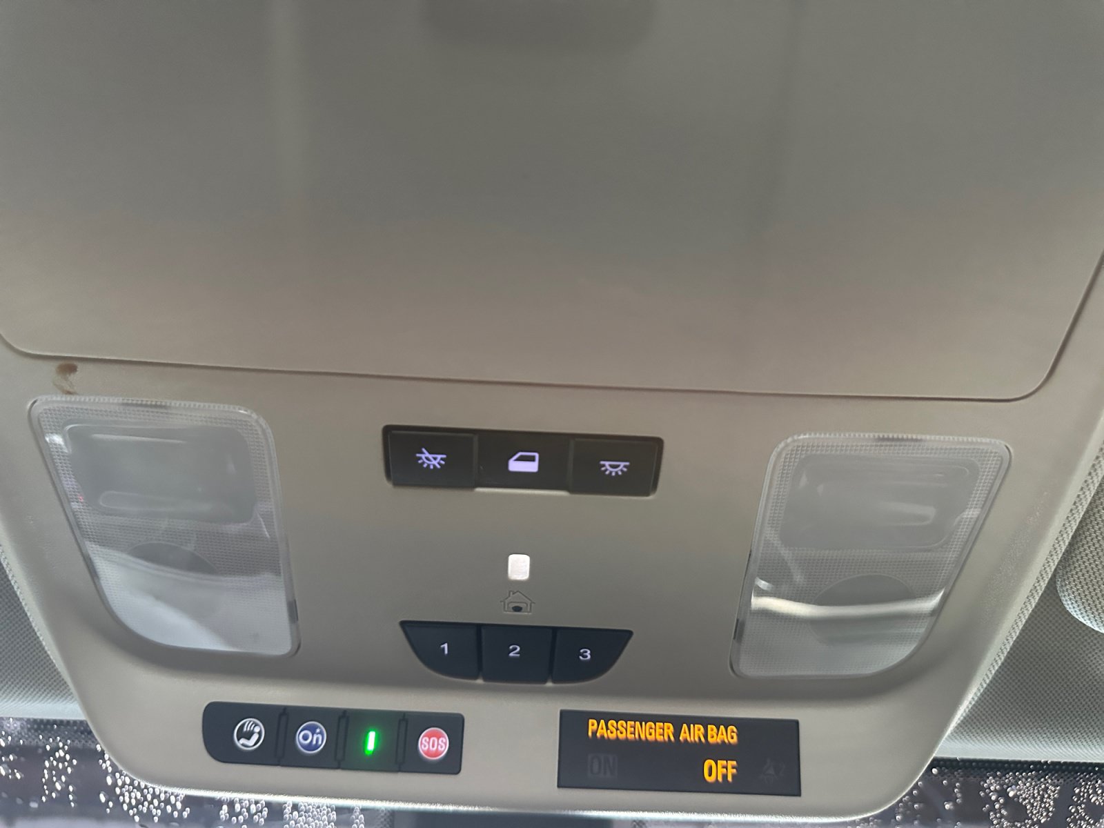 Used 2019 Buick Envision Essence FWD image 19