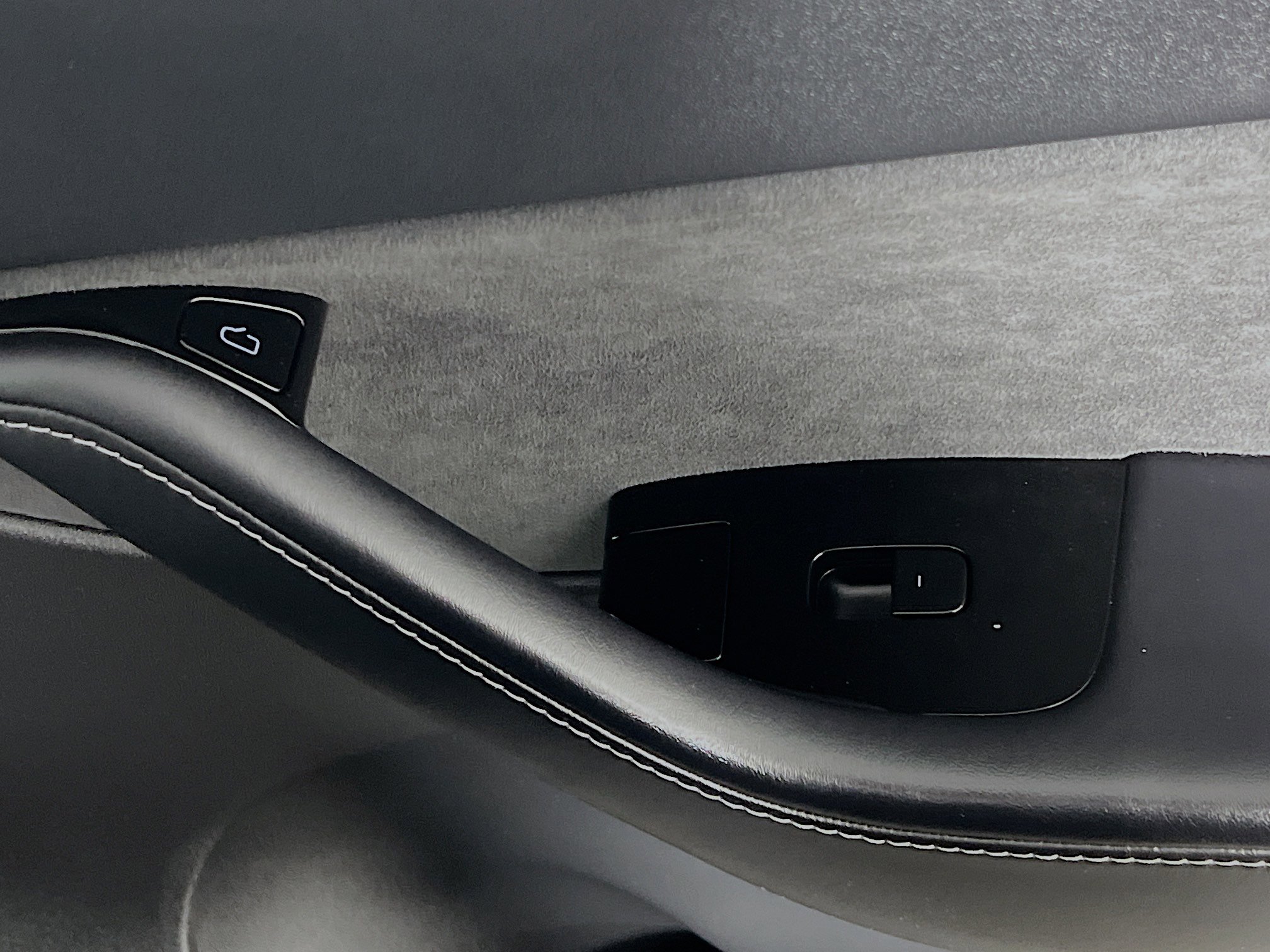 Used 2020 Tesla Model Y Long Range image 30