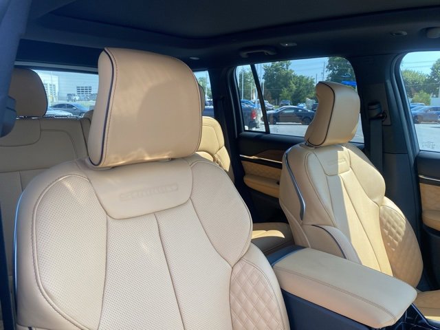 New 2025 Jeep Grand Cherokee Summit image 32