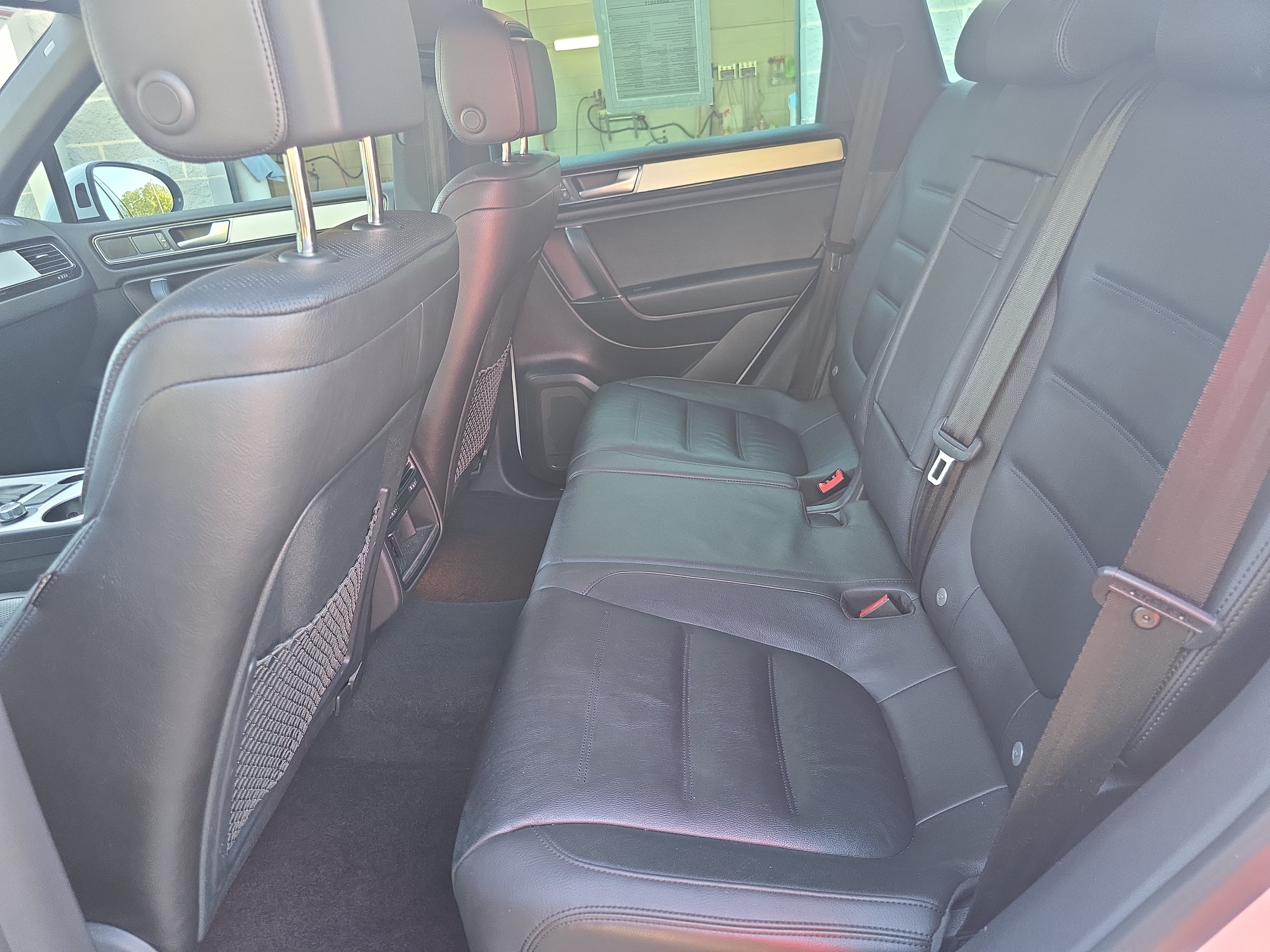 Used 2017 Volkswagen Touareg Wolfsburg Edition AWD/4WD image 13