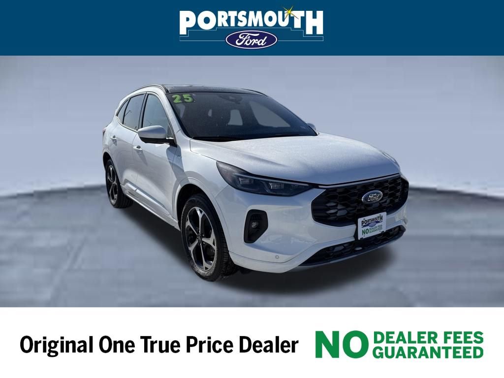 Used 2025 Ford Escape ST-Line Elite w/ Premium Technology Package image 1