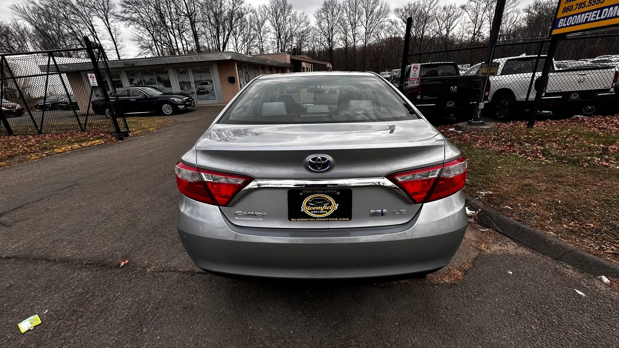 Used 2015 Toyota Camry LE image 6