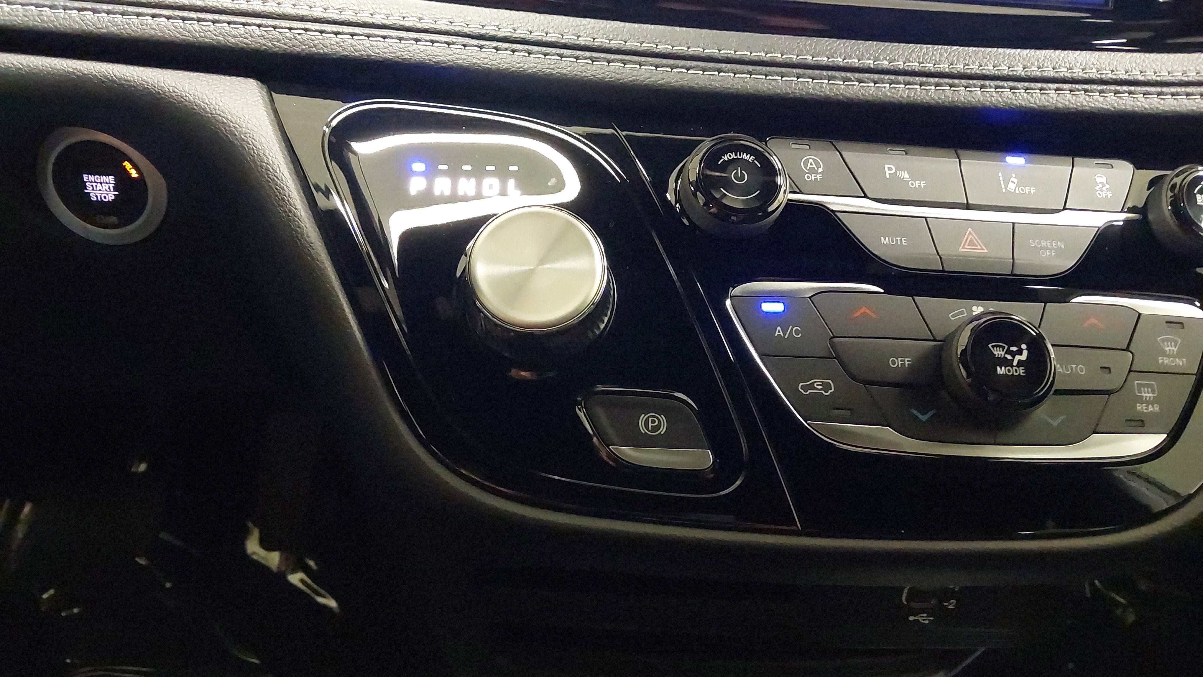 New 2027 Chrysler Pacifica Select FWD image 22