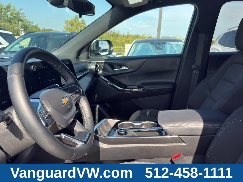 Used 2026 Chevrolet Equinox LT AWD/4WD image 13