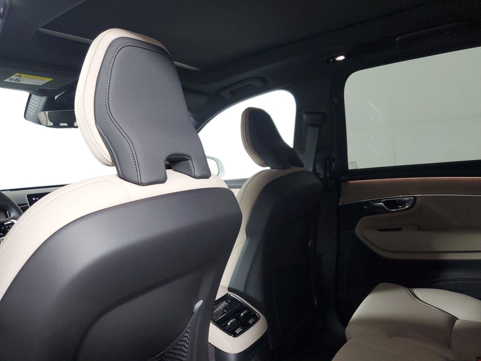 New 2026 Volvo XC90 T8 Plus w/ Protection Package Premier AWD/4WD image 14