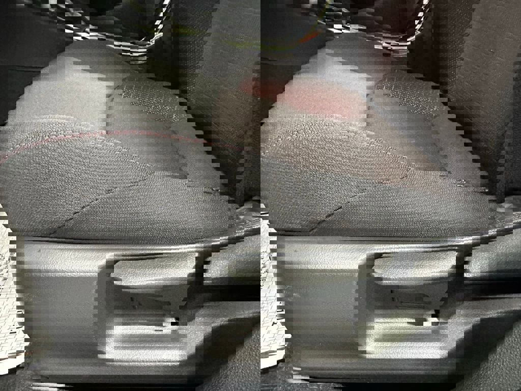 Used 2025 Toyota Corolla SE FWD image 12