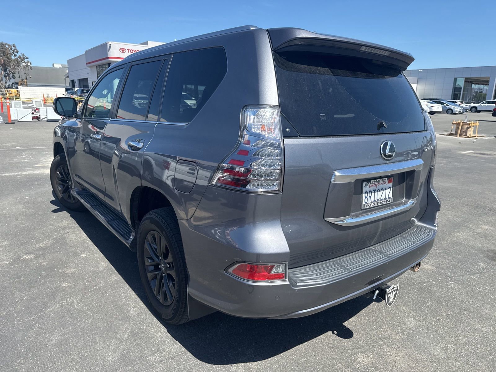 Used 2020 Lexus GX 460 Premium w/ Premium Package image 3