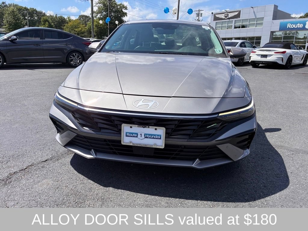 Certified 2024 Hyundai Elantra Limited FWD image 2