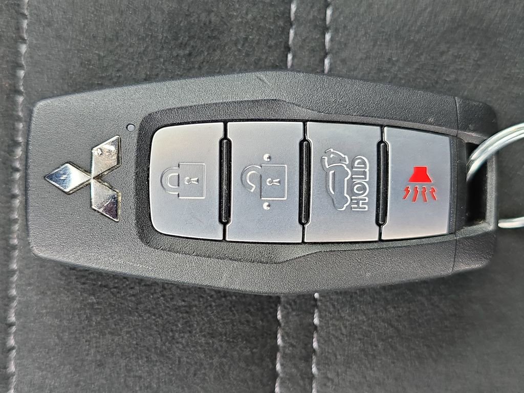 Used 2025 Mitsubishi Outlander SE AWD/4WD image 36