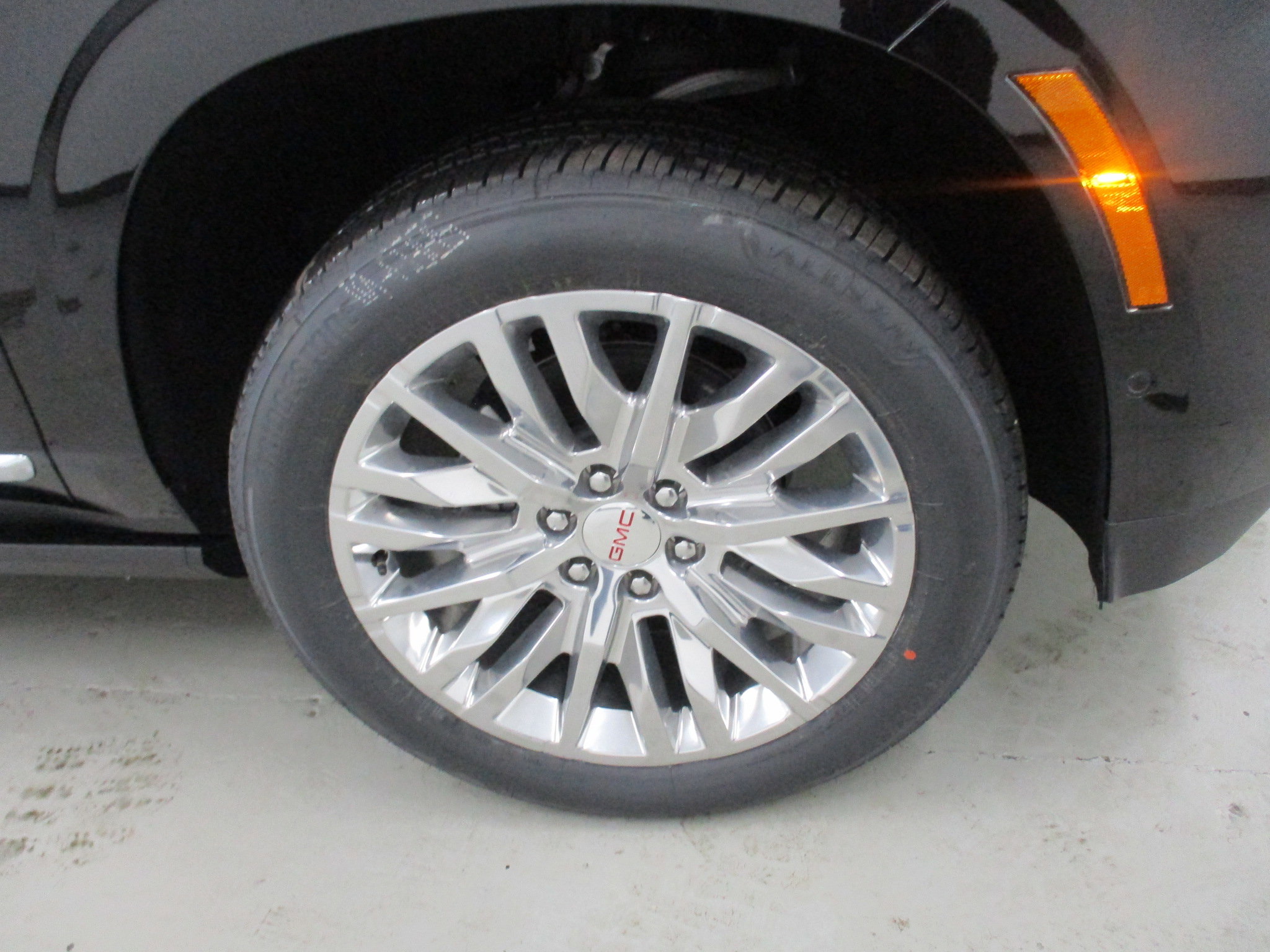 New 2026 GMC Yukon Denali w/ Sun & Power Step Package AWD/4WD image 4