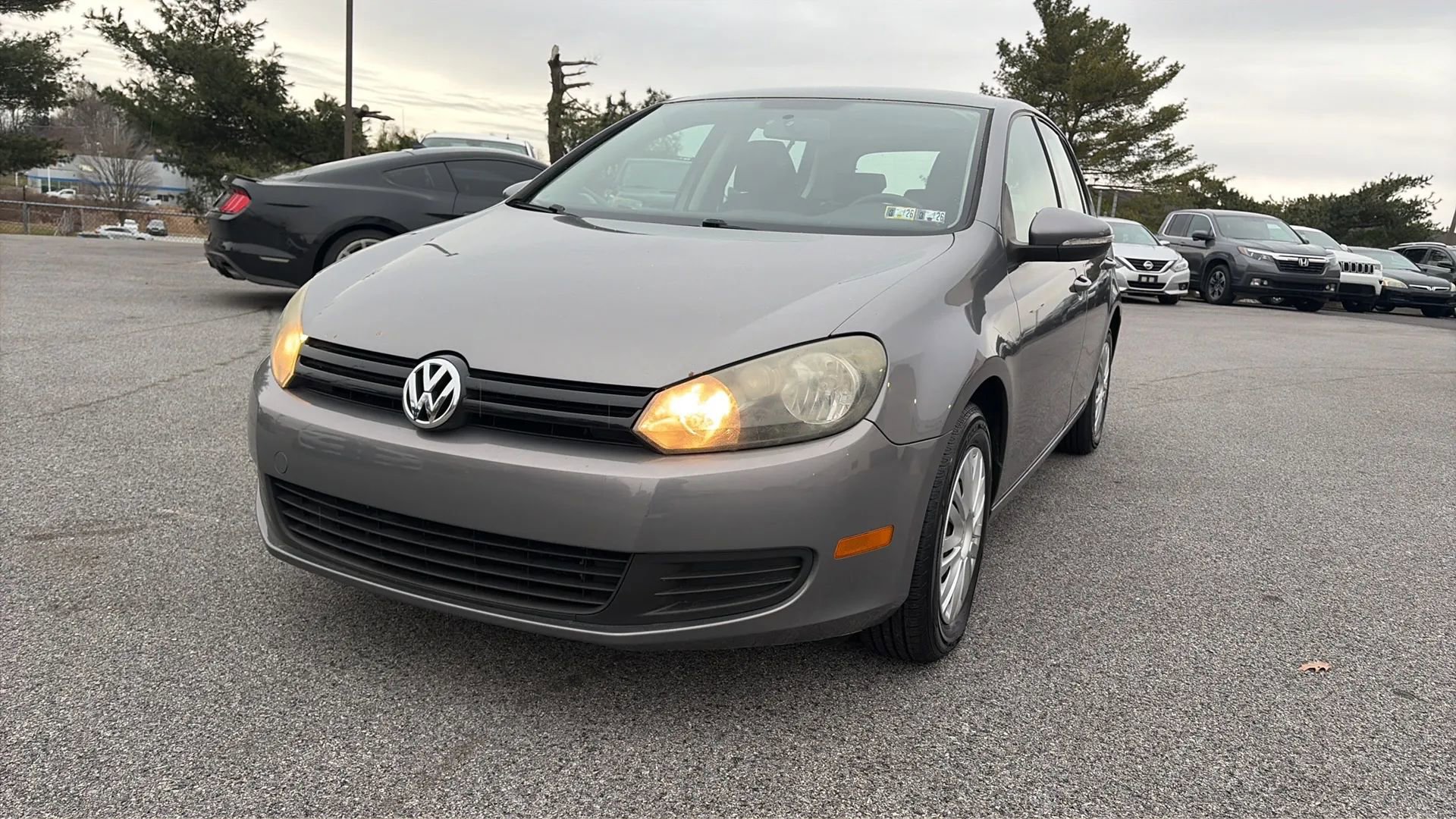Used 2010 Volkswagen Golf 4-Door image 17