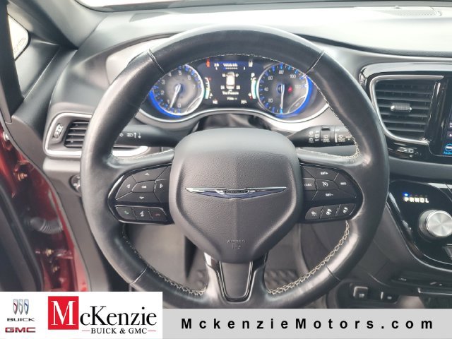 Used 2019 Chrysler Pacifica Touring-L Plus w/ Advanced Safetytec Group FWD image 11