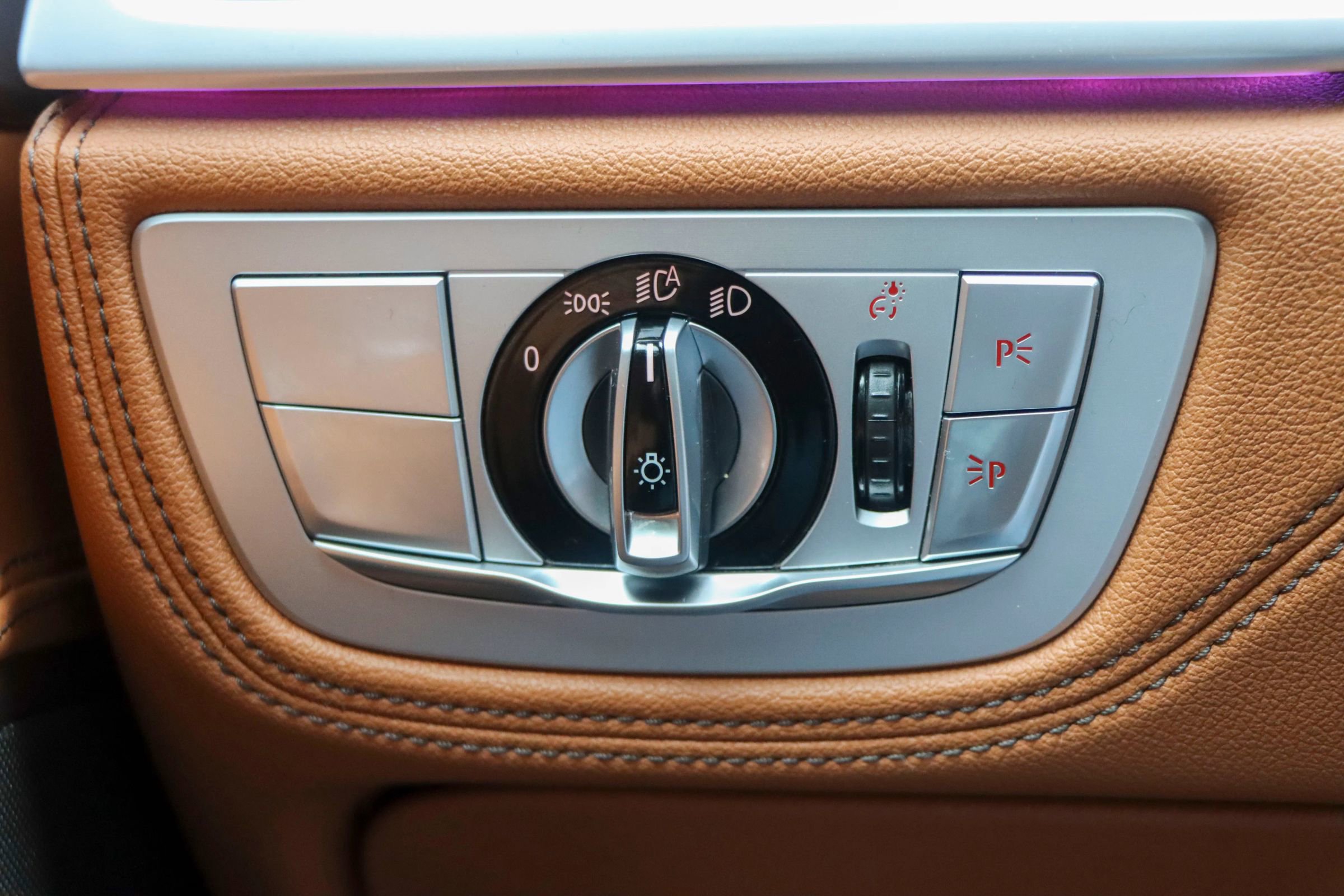 Used 2020 BMW 740i w/ M Sport Package RWD image 31