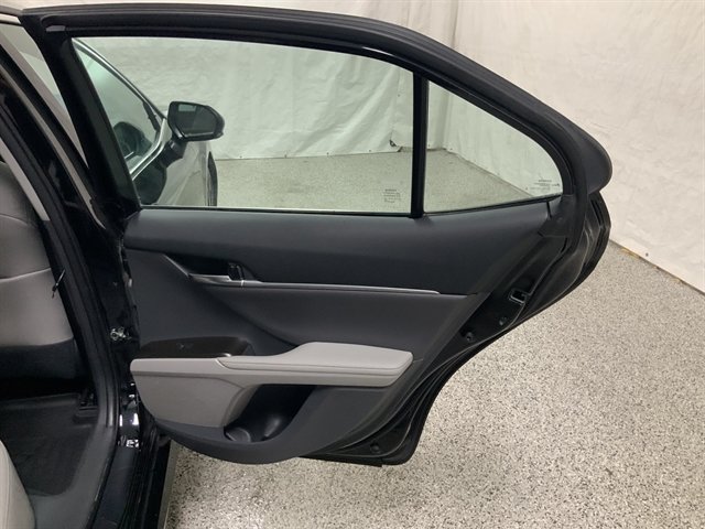 Used 2021 Toyota Camry XLE w/ Navigation Package AWD/4WD image 19