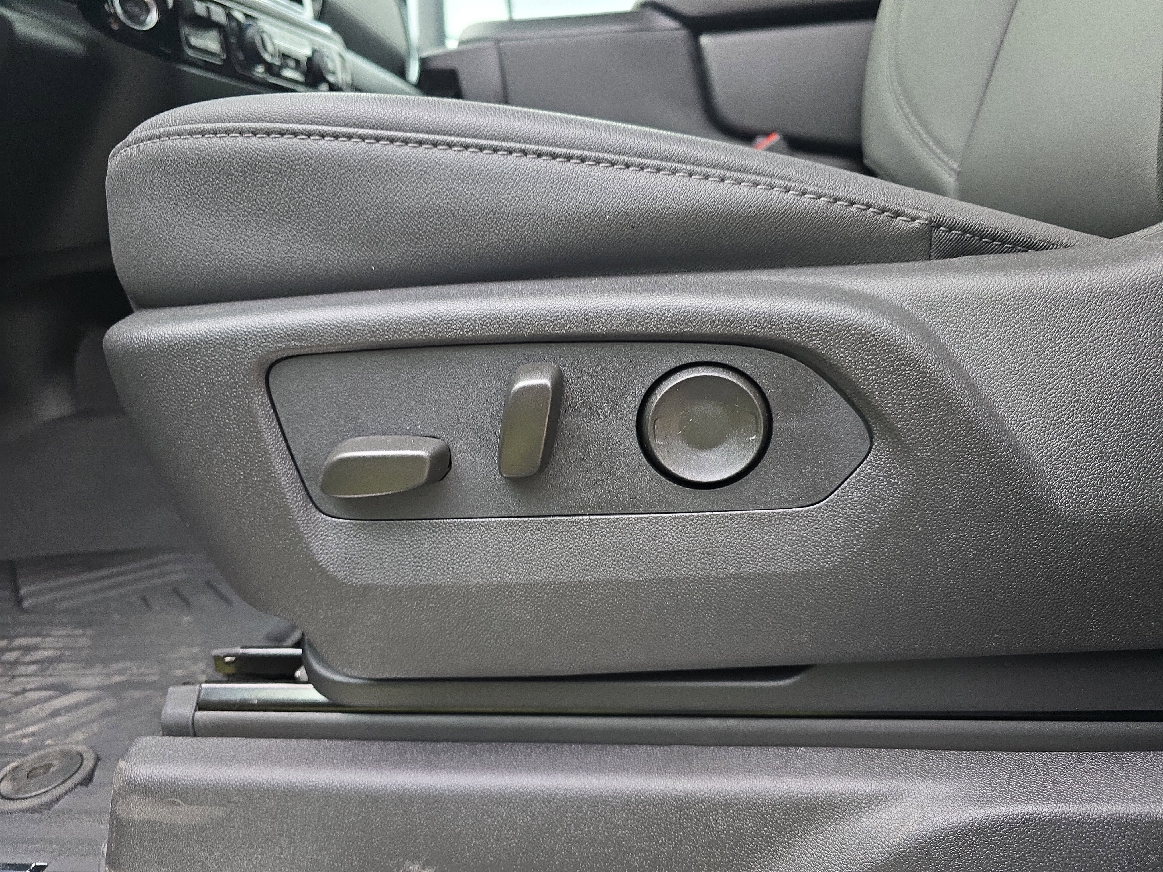 New 2026 Chevrolet Silverado 3500 LT w/ Trail Boss Package image 15